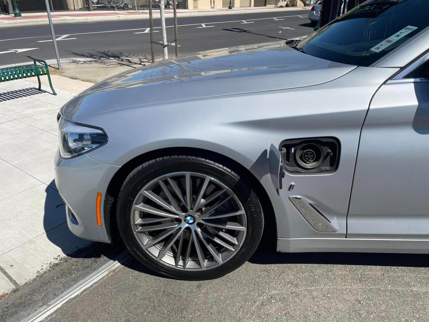 2018 SILVER /BLACK BMW 5-Series 530e iPerformance (WBAJA9C55JB) with an 2.0L L4 DOHC 16V TURBO HYBRID engine, 8A transmission, located at 744 E Miner Ave, Stockton, CA, 95202, (209) 944-5770, 37.956863, -121.282082 - PLUS TAXES AND FEES - Photo#4